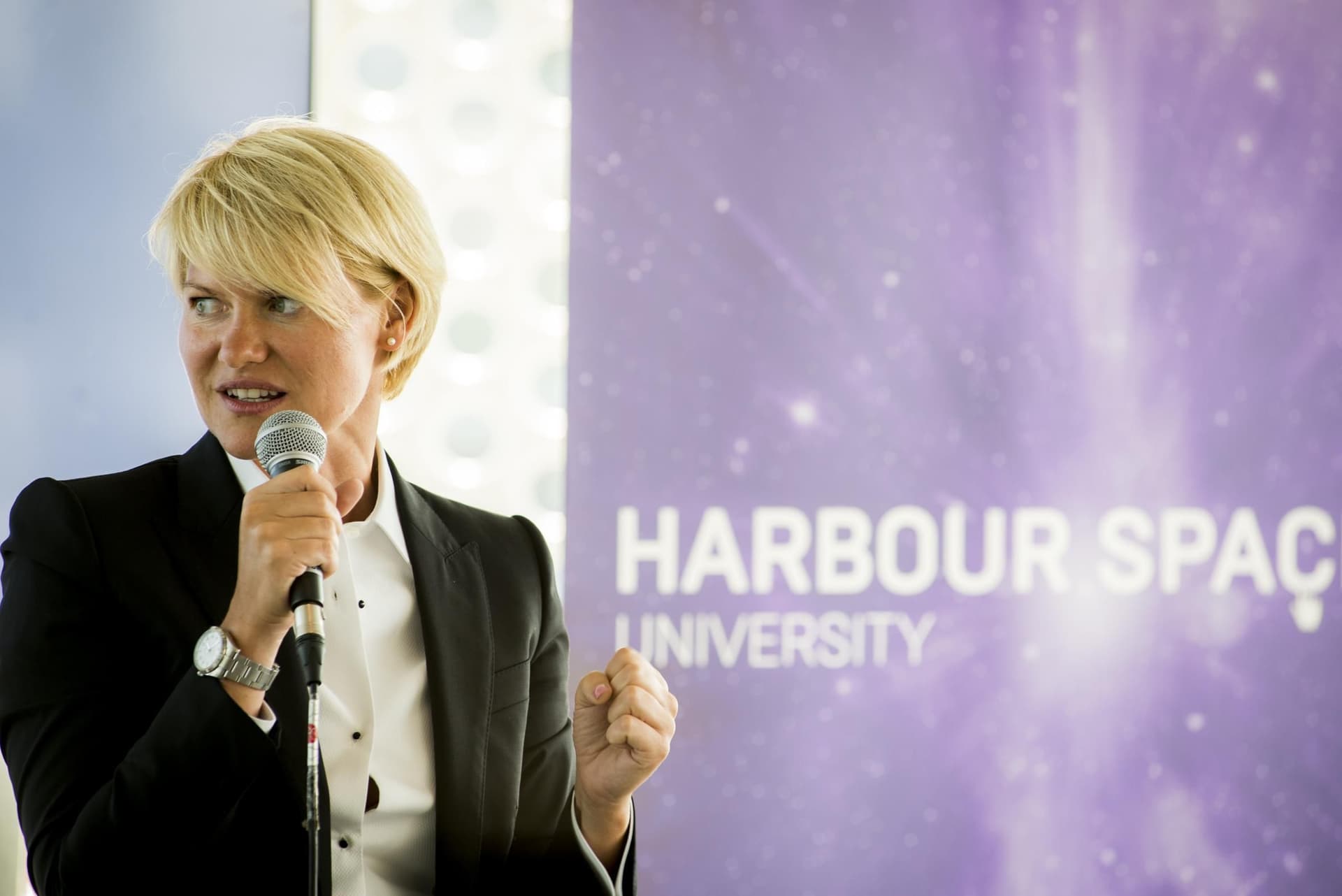 A High Tech Harbour of the 21st century